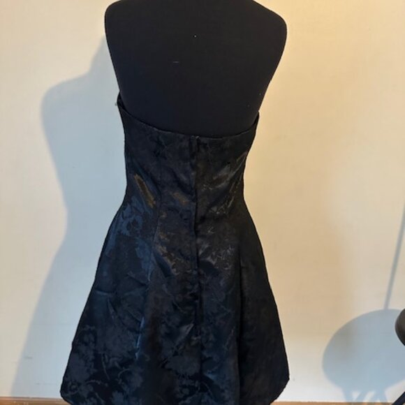 Maurices Elegant Vintage Halter Neck Cocktail Dress  8637 - Picture 4 of 10